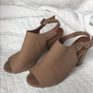 Steve Madden nude tan peep toe booties